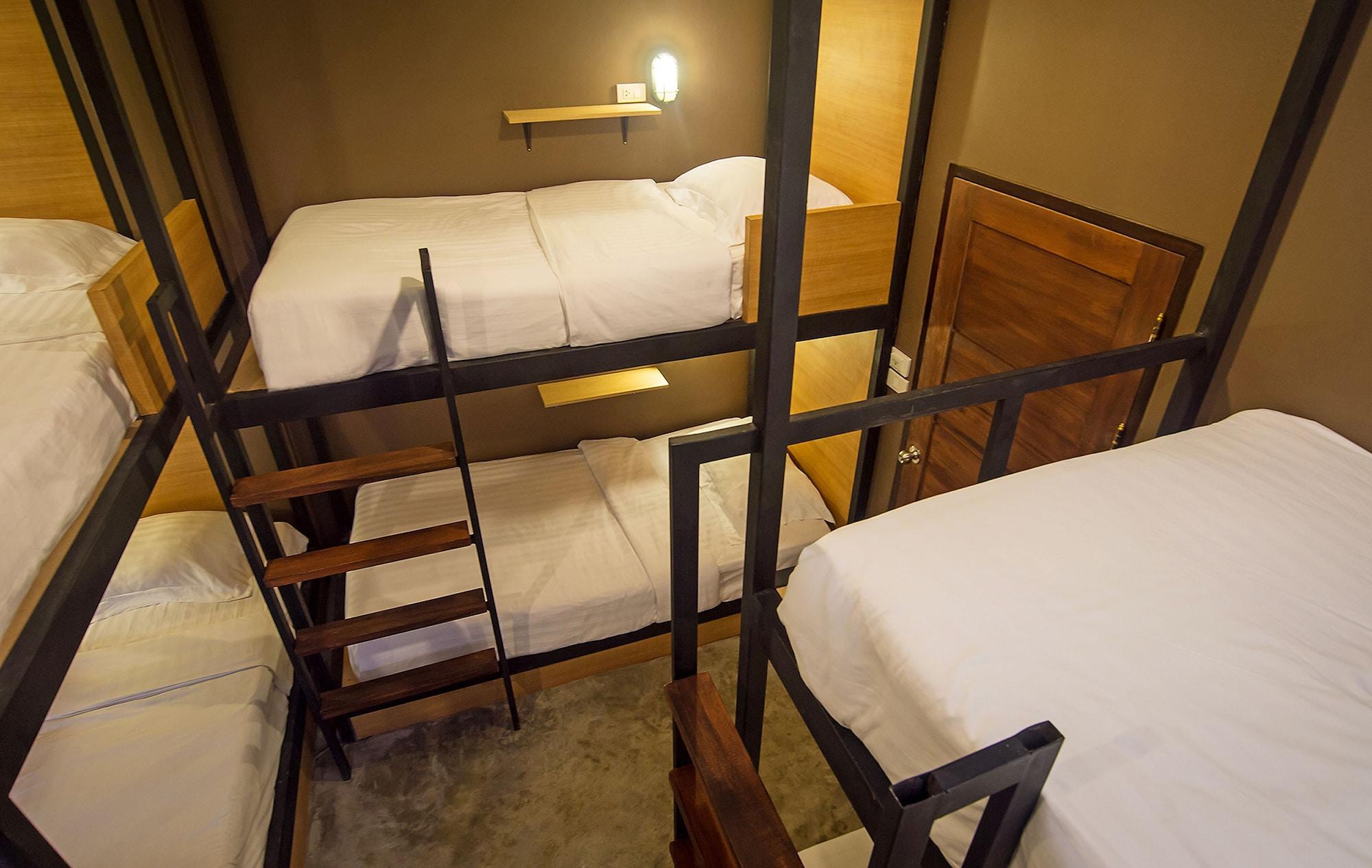 Srisuksant Square Hostel Krabi town Kültér fotó