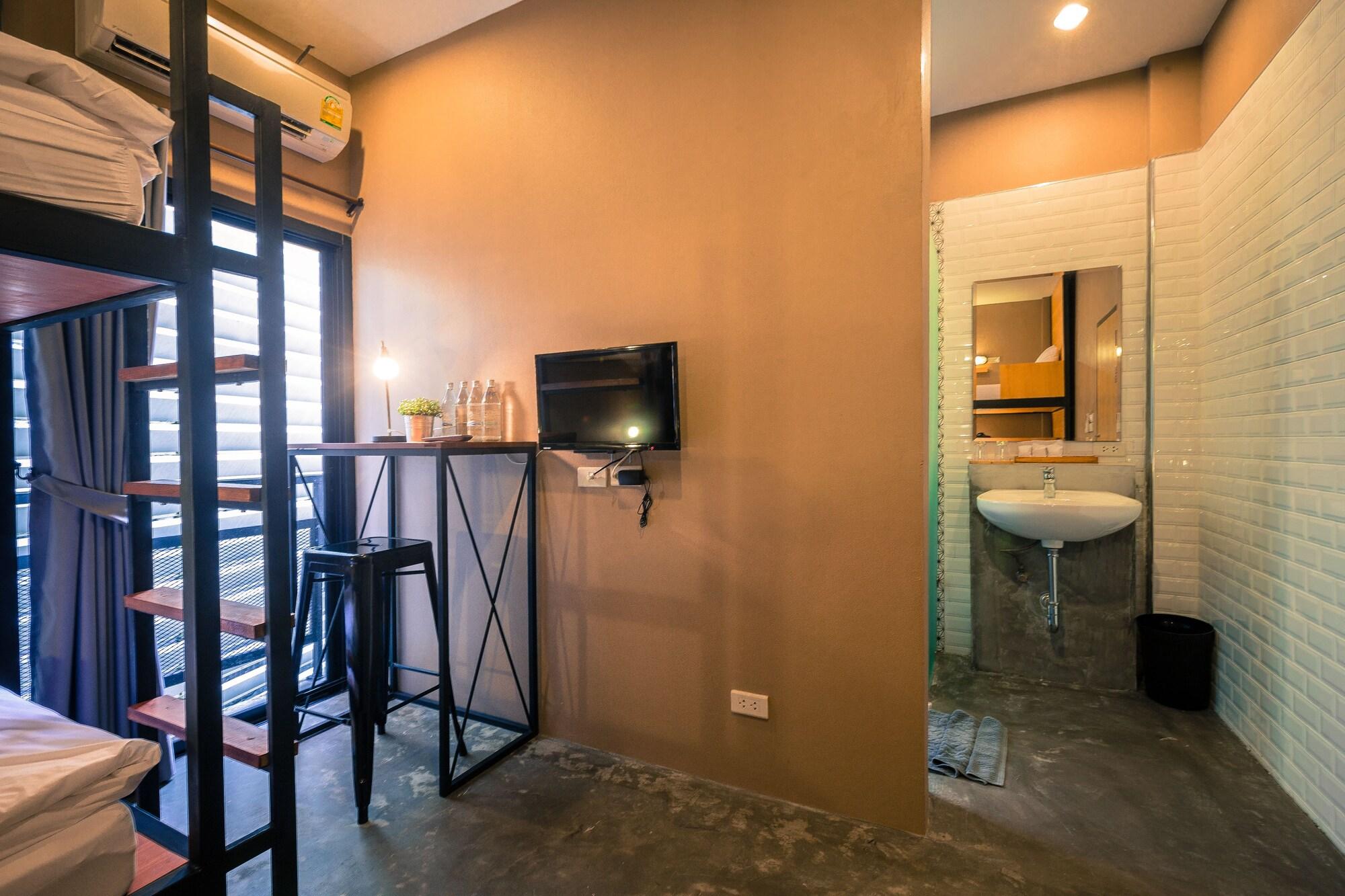 Srisuksant Square Hostel Krabi town Kültér fotó